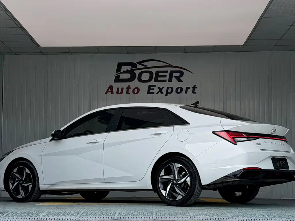 Hyundai Elantra 2022