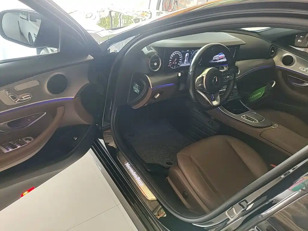 Mercedes-Benz E-Class 2020 — фото 16