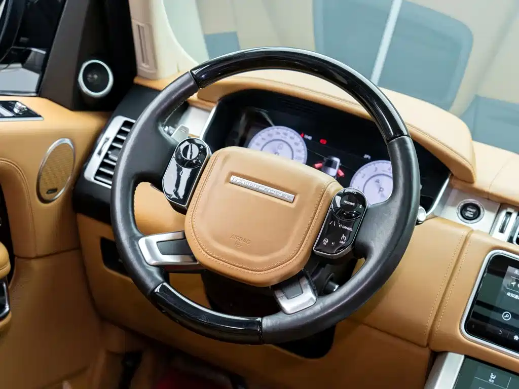 Land Rover Range Rover 2021 — фото 16