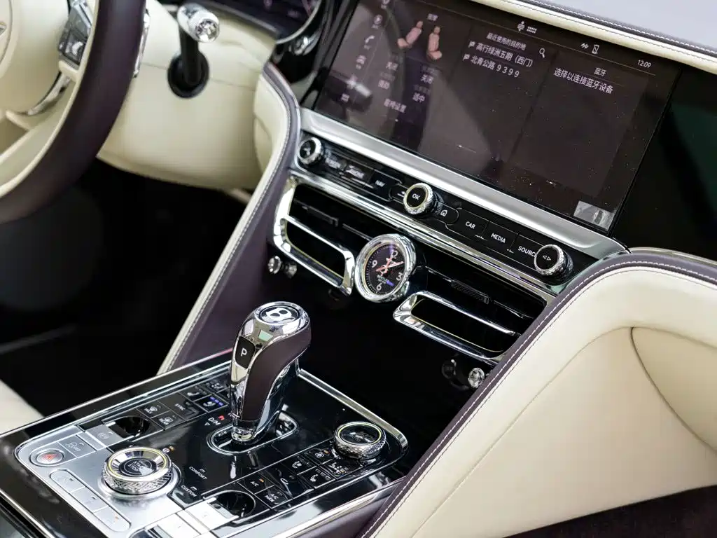 Bentley Flying Spur 2023 — фото 20