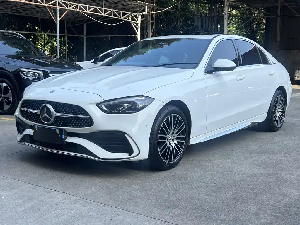 Mercedes-Benz C-Class 2025 — фото 1