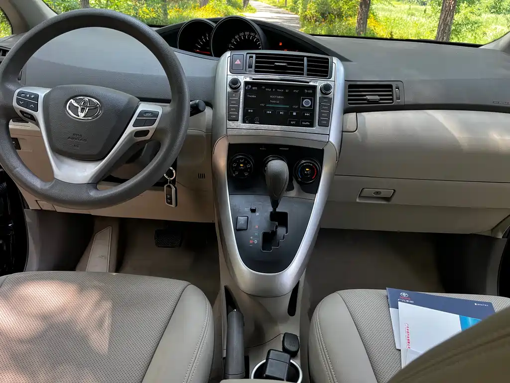 Toyota Verso 2017 — фото 17