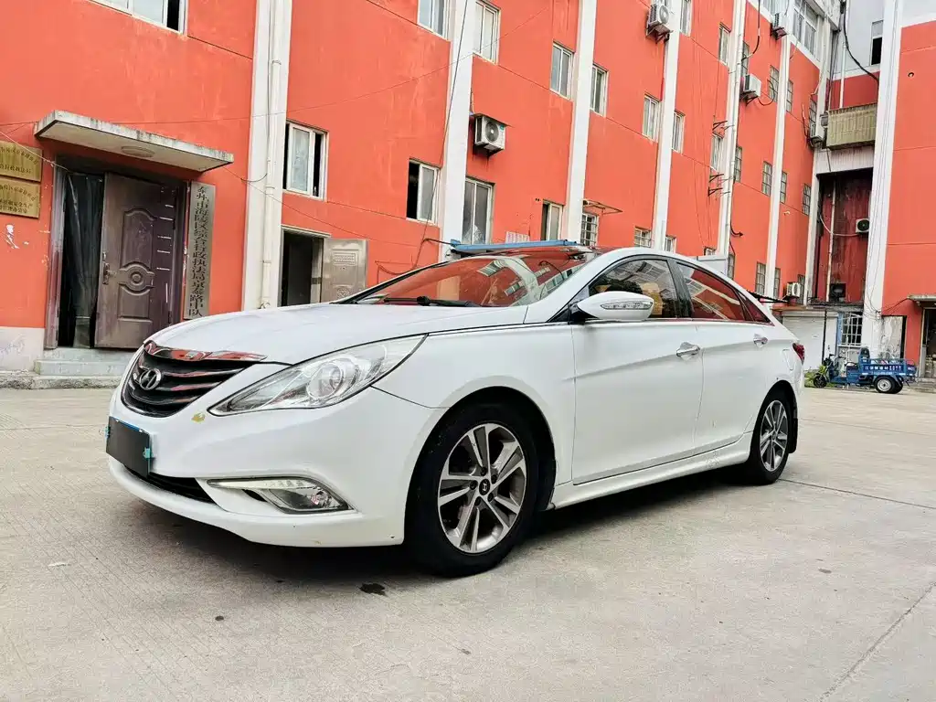 Hyundai Sonata 2011