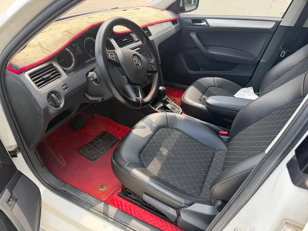 Skoda Rapid 2019 — фото 15