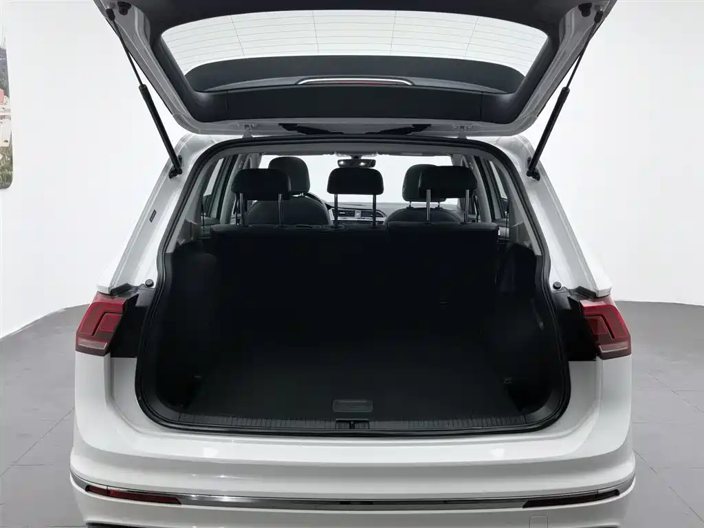 Volkswagen Tiguan L PHEV 2020 — фото 16
