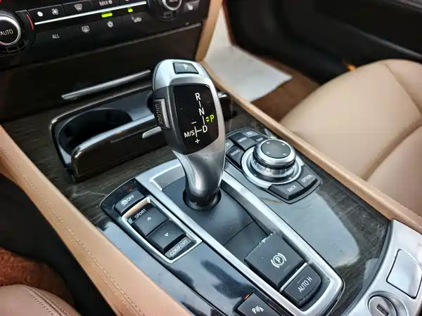 BMW 7 Series 2012