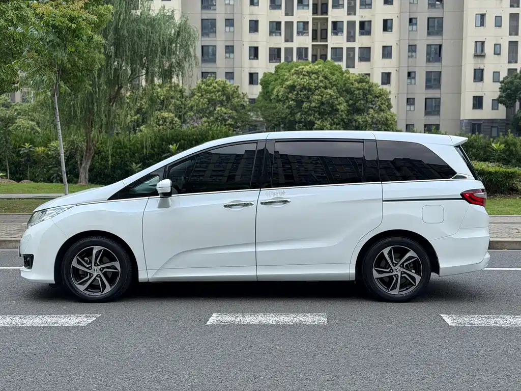 Honda Odyssey 2018 — фото 4
