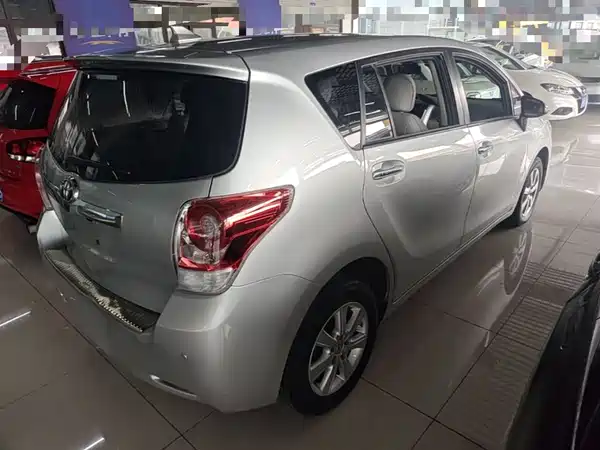 Toyota Yizhi 2014