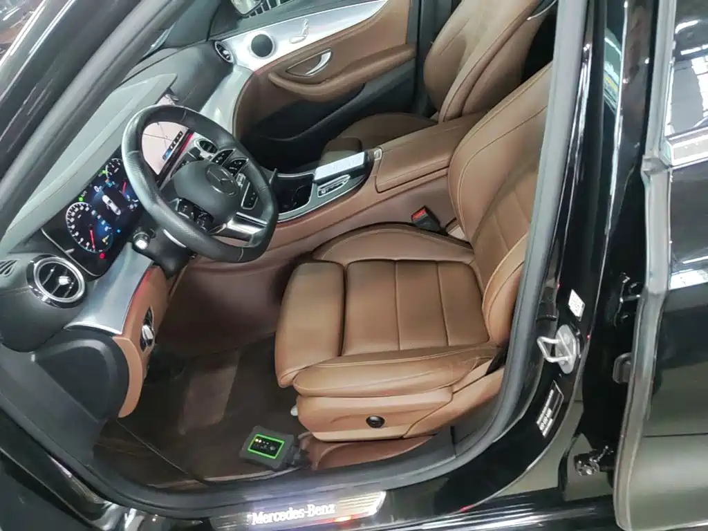 Mercedes-Benz E-Class 2023 — фото 15