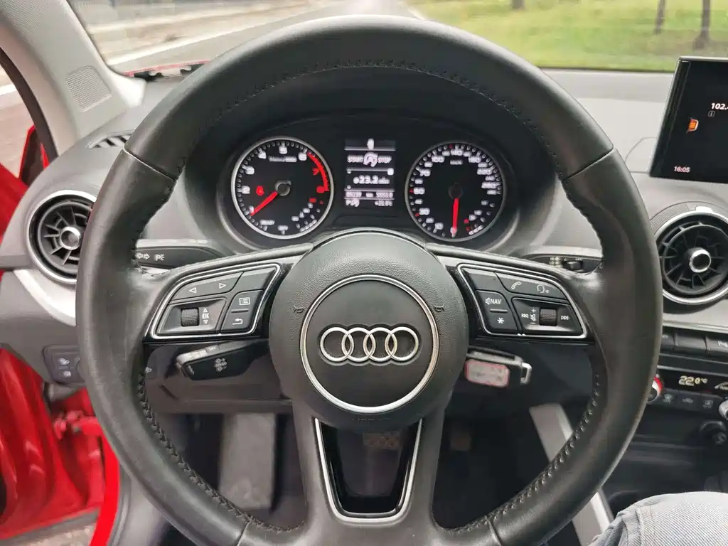 Audi Q2L 2019 — фото 13