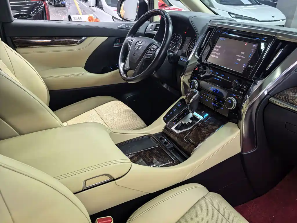 Toyota Alphard 2019 — фото 10