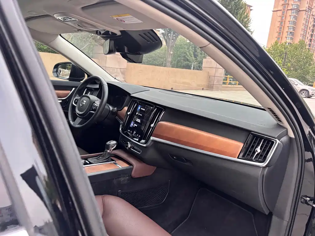 Volvo S90 2019 — фото 13