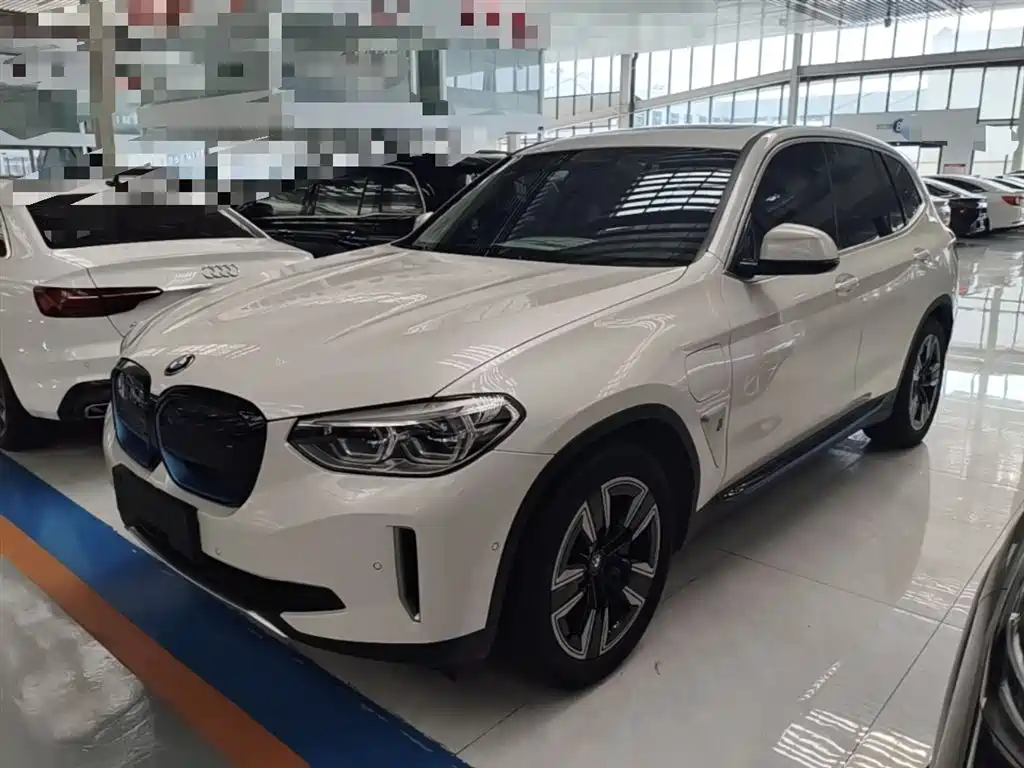 BMW iX3 2021 — фото 1