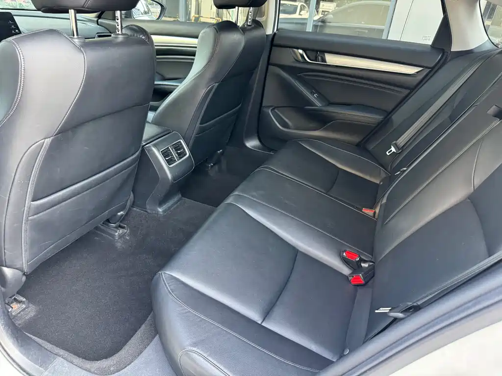 Honda Accord 2020 — фото 10
