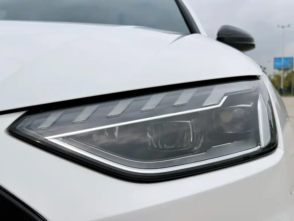 Audi A4L 2022 — фото 15