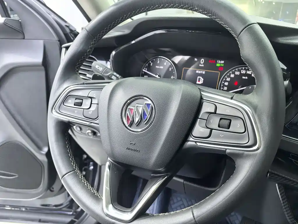Buick Envision Plus 2023 — фото 11