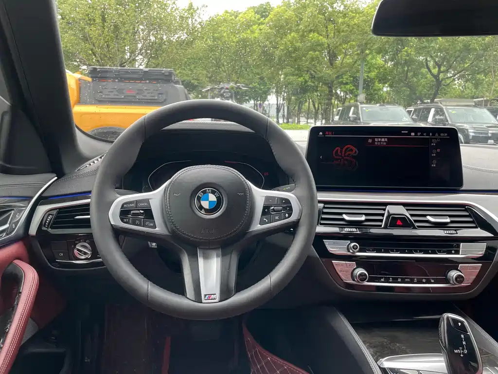 BMW 5 Series 2021 — фото 13