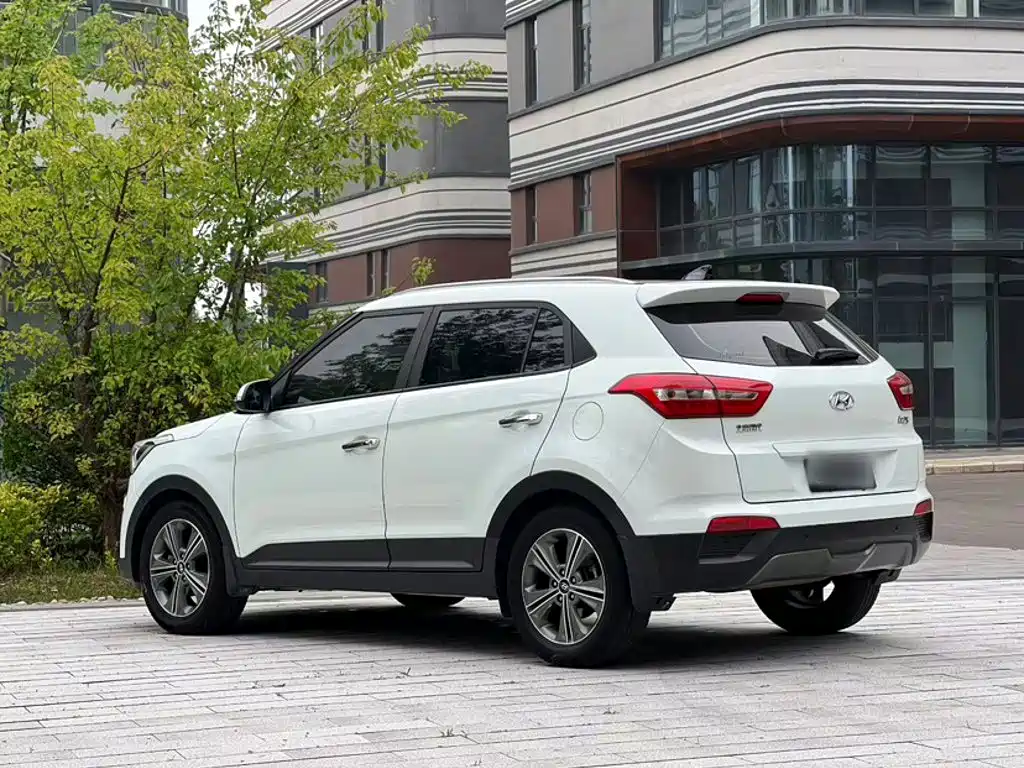 Hyundai ix25 2016 — фото 5