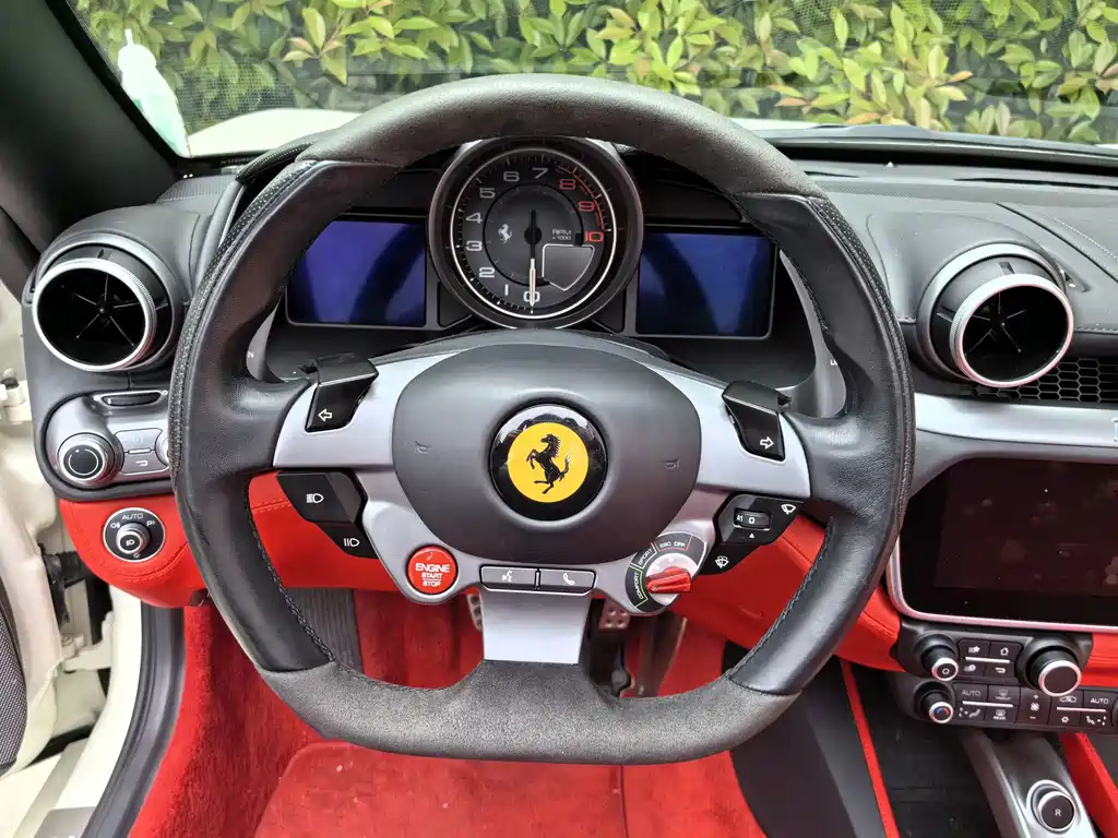 Ferrari Portofino 2019 — фото 23