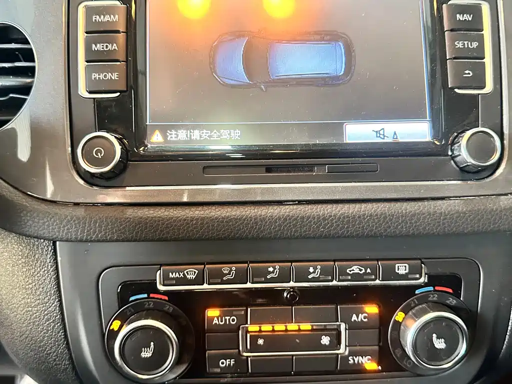 Volkswagen Tiguan 2015 — фото 16