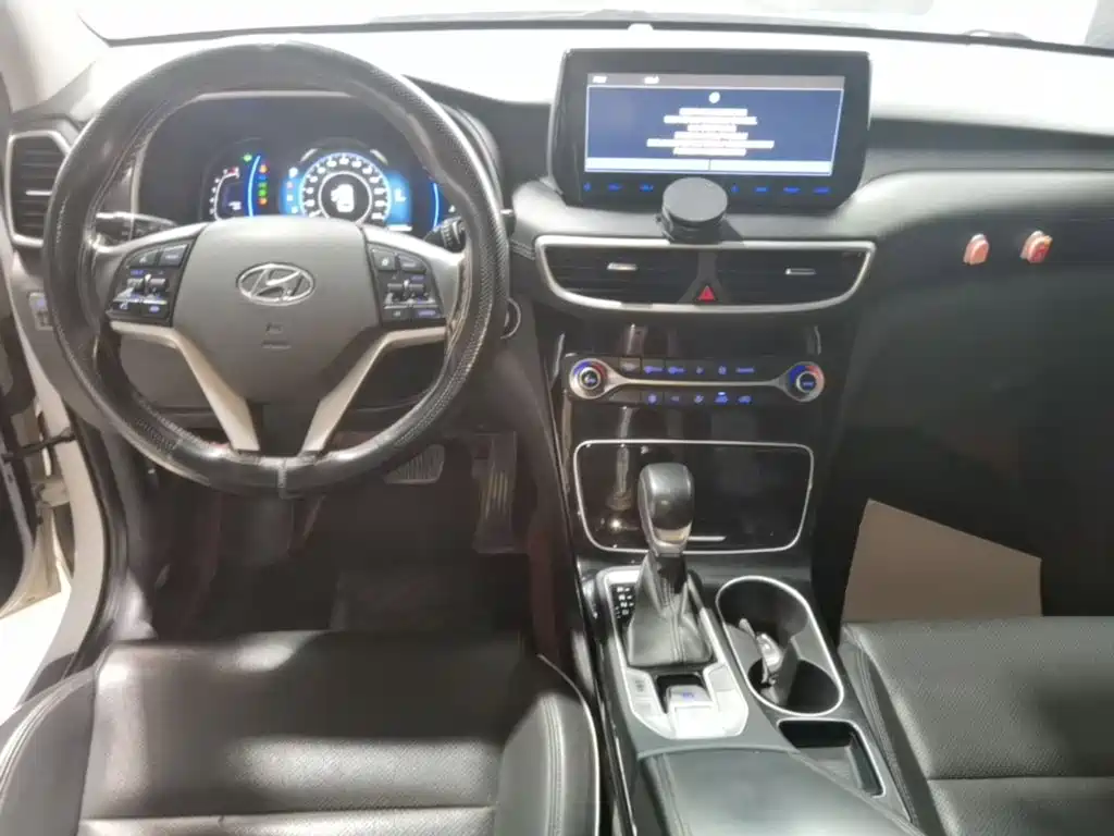 Hyundai Tucson 2020 — фото 10