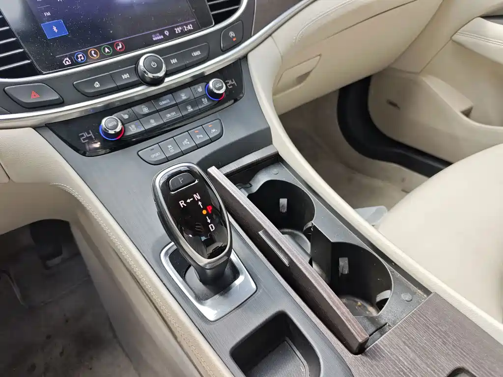 Buick LaCrosse 2019 — фото 12