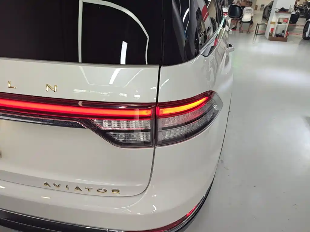 Lincoln Aviator 2021 — фото 8