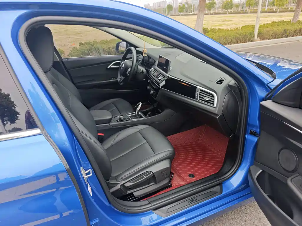 BMW 1 Series 2020 — фото 15