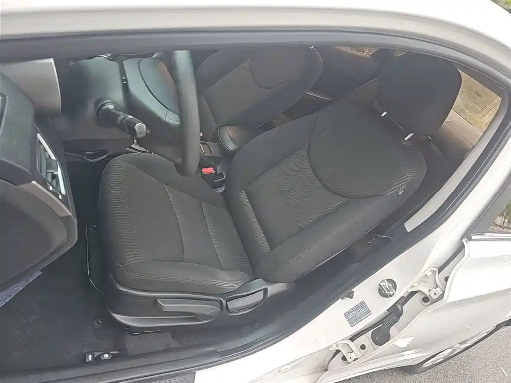 Hyundai Elantra Langdong 2016 — фото 15