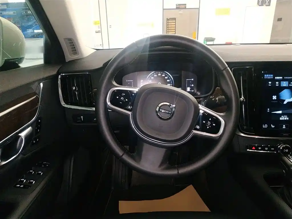 Volvo S90 2018 — фото 11