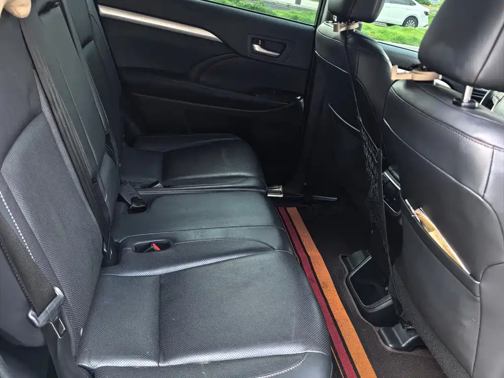 Toyota Highlander 2020 — фото 10