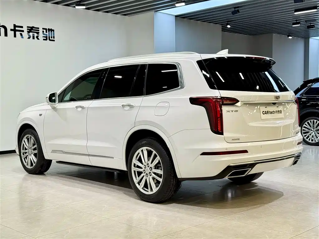 Cadillac XT6 2022 — фото 6
