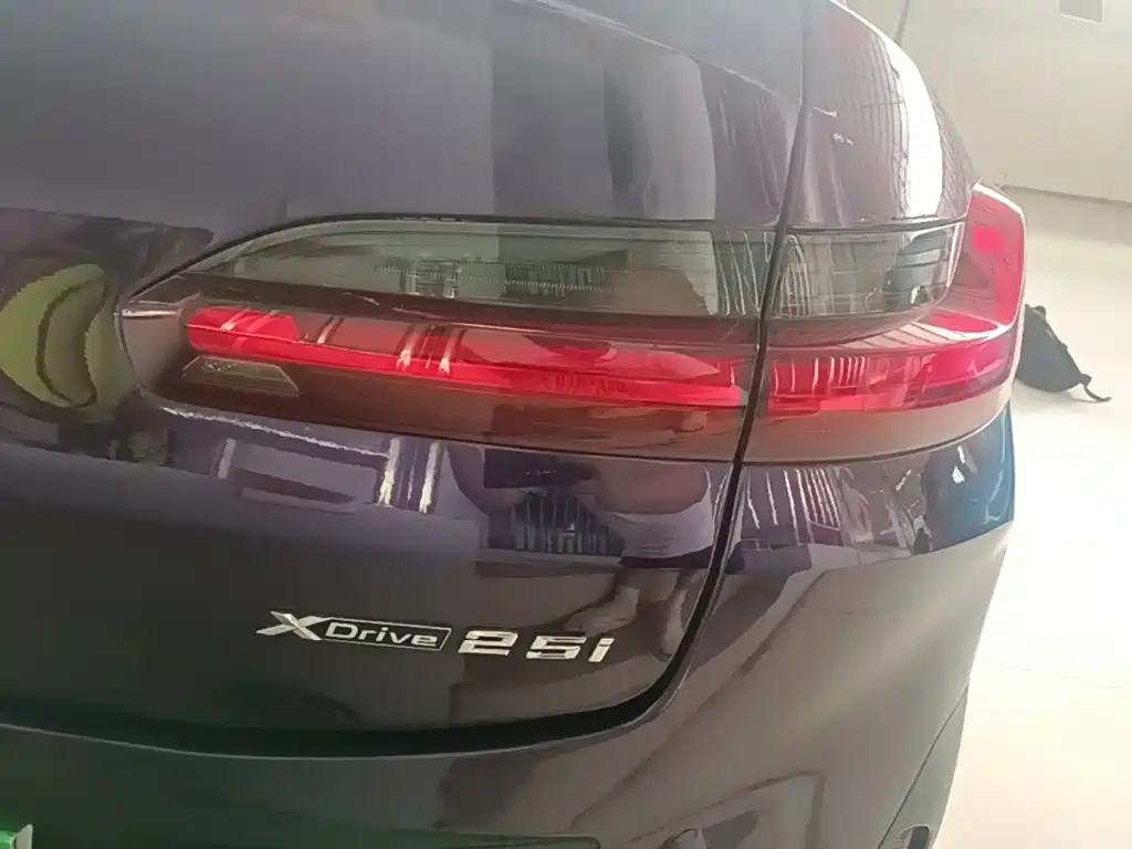 BMW X4 2022 — фото 8