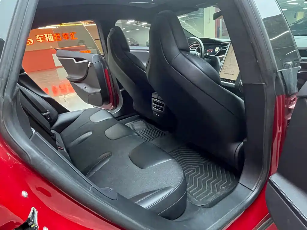 Tesla Model S 2017 — фото 14