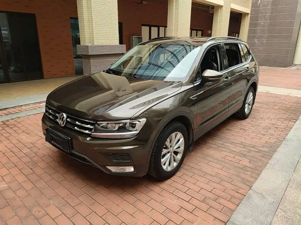 Volkswagen Tiguan L 2017 — фото 2