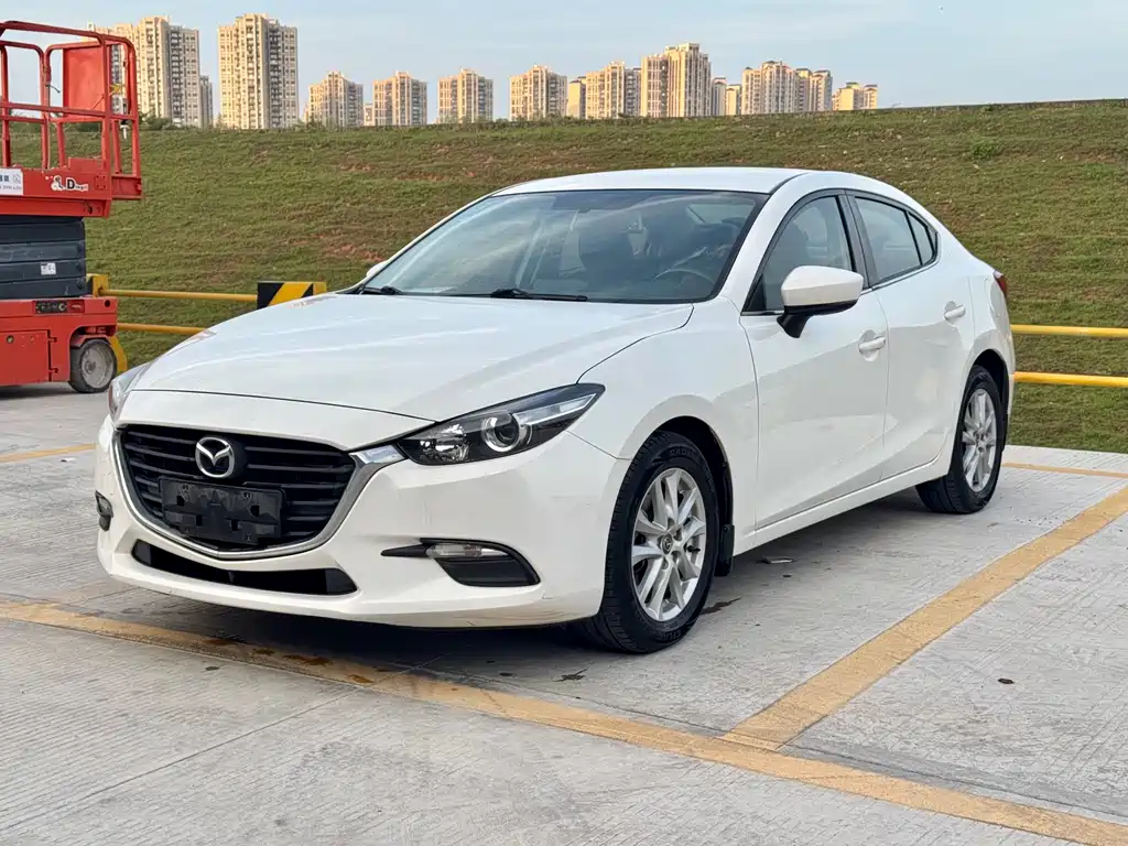 Mazda 3 Axela 2019 — фото 1