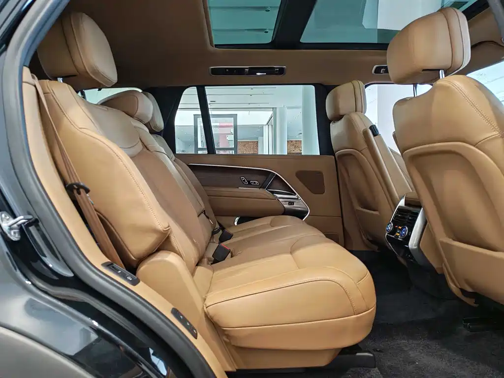 Land Rover Range Rover 2023 — фото 19