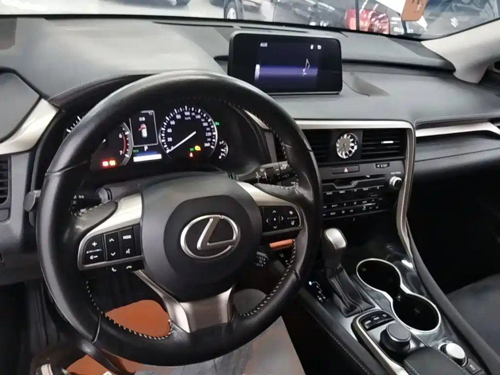 Lexus RX 2017 — фото 10