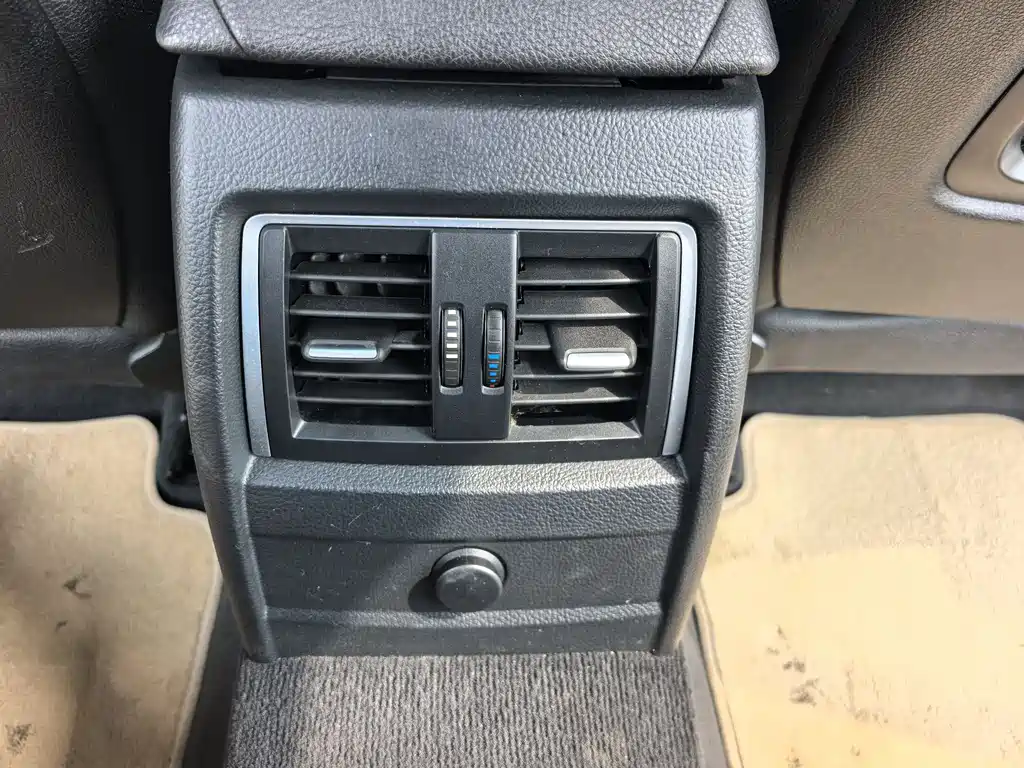 BMW 3 Series 2017 — фото 15