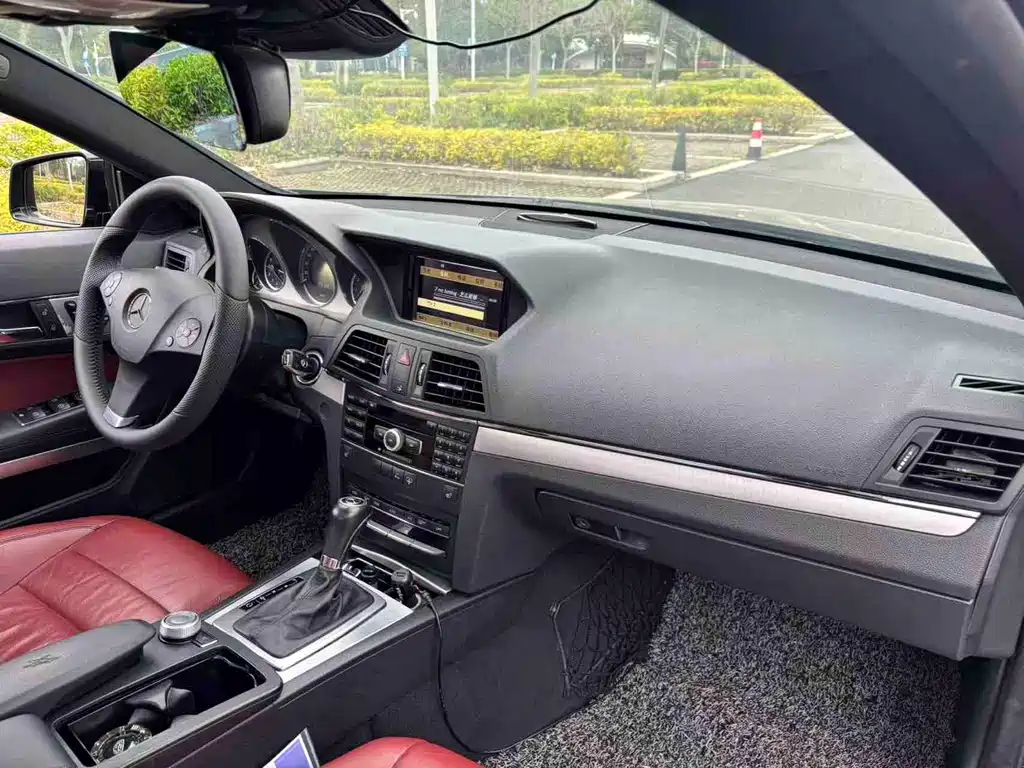 Mercedes-Benz E-Class 2011