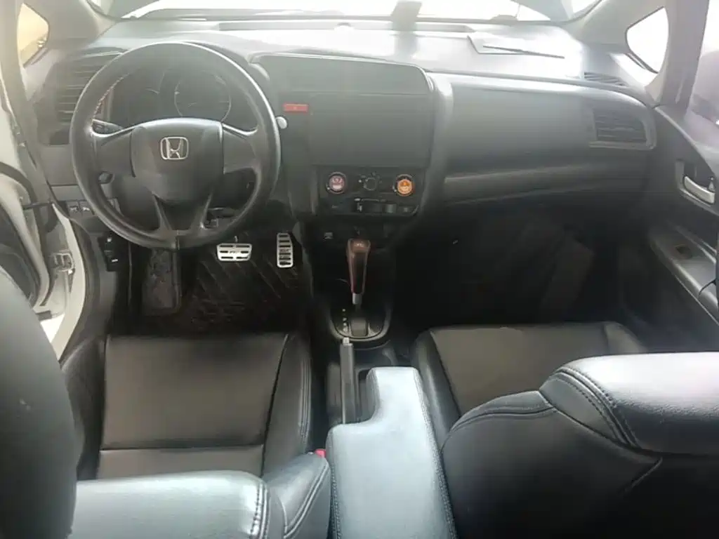 Honda Fit 2018 — фото 10