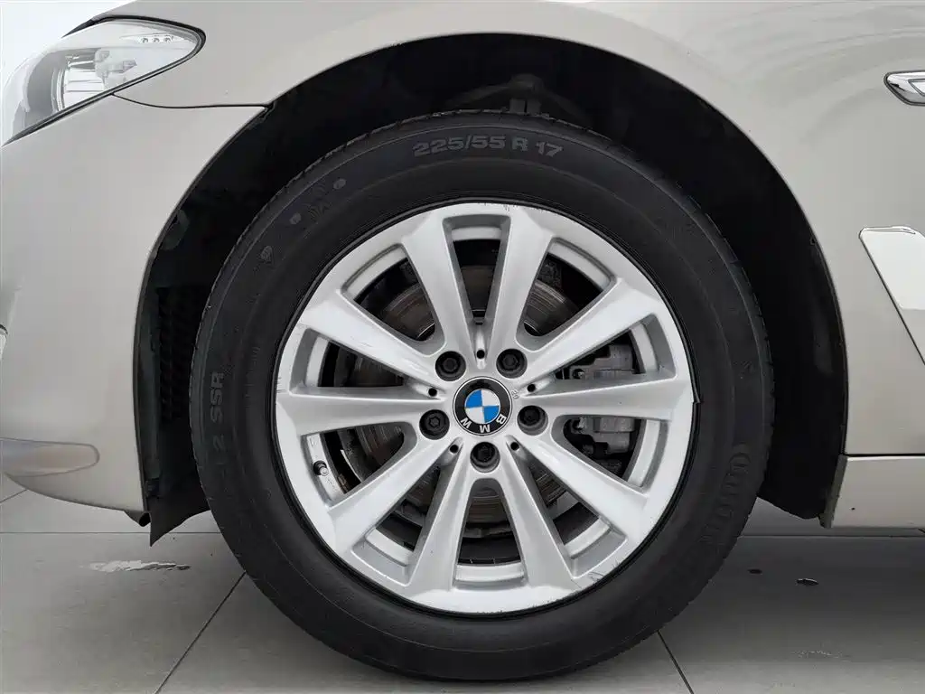 BMW 5 Series 2013 — фото 17