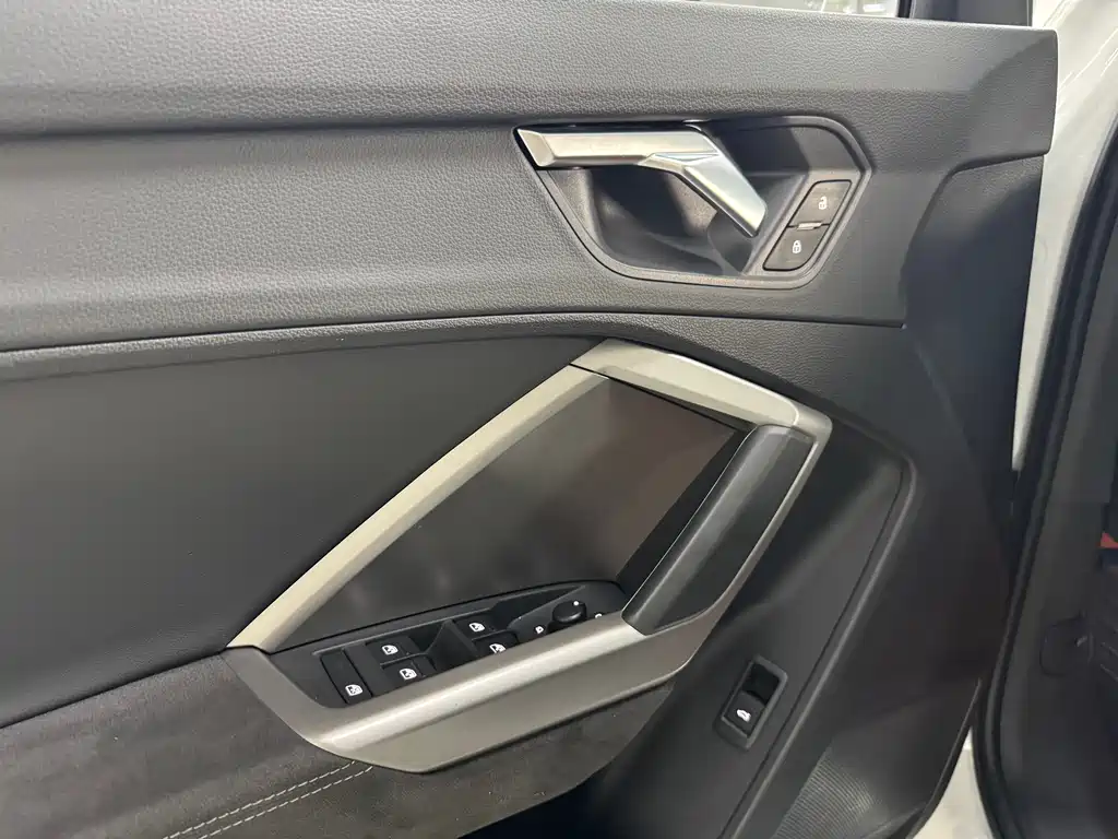 Audi Q3 2023 — фото 17