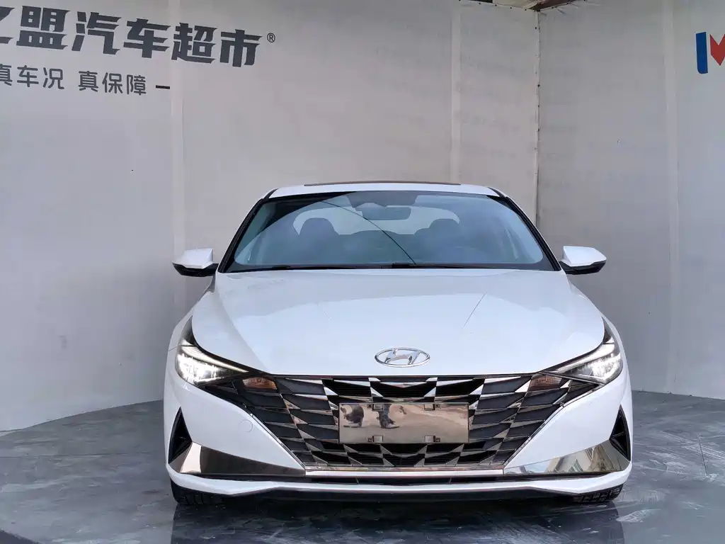 Hyundai Elantra 2022