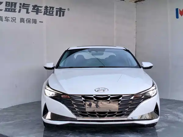 Hyundai Elantra 2022