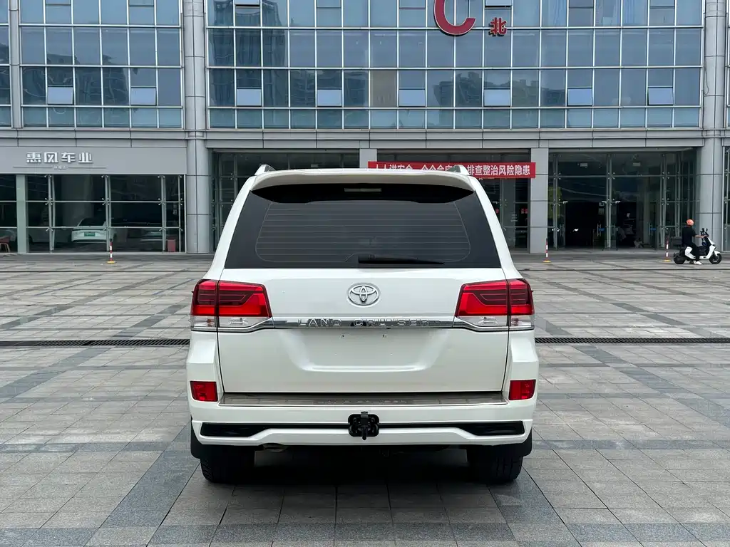 Toyota Land Cruiser 2016 — фото 12