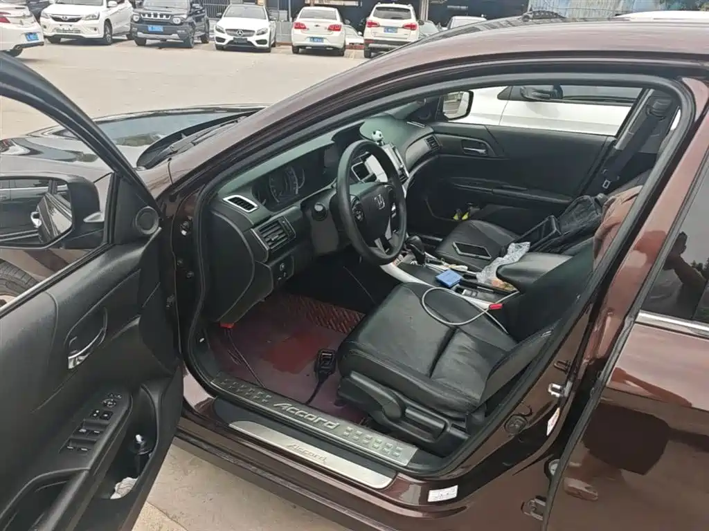 Honda Accord 2015 — фото 15