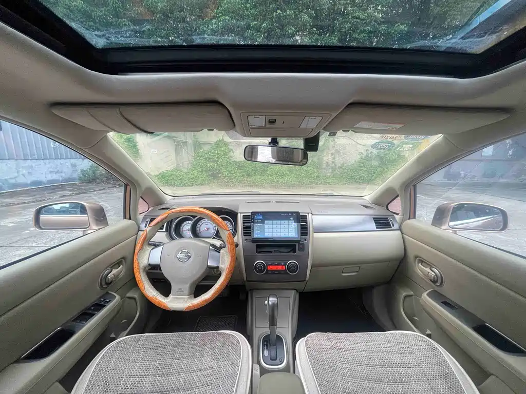 Nissan Tiida 2010