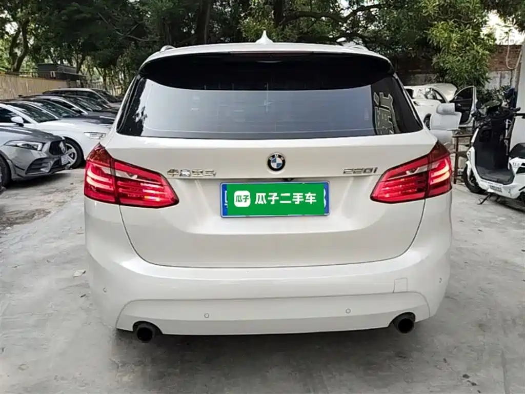 BMW 2 Series Active Tourer 2017 — фото 6