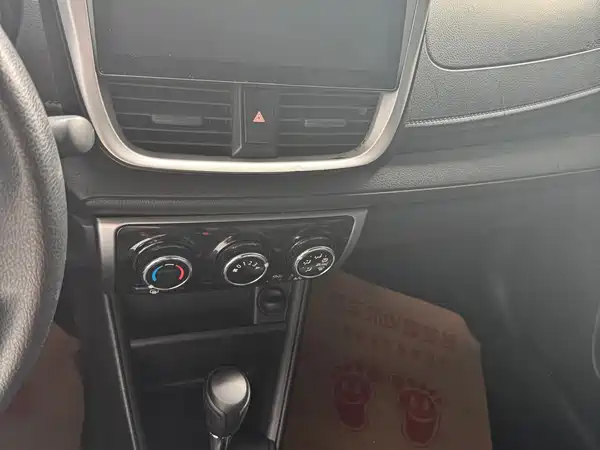 Toyota Yaris L 2019